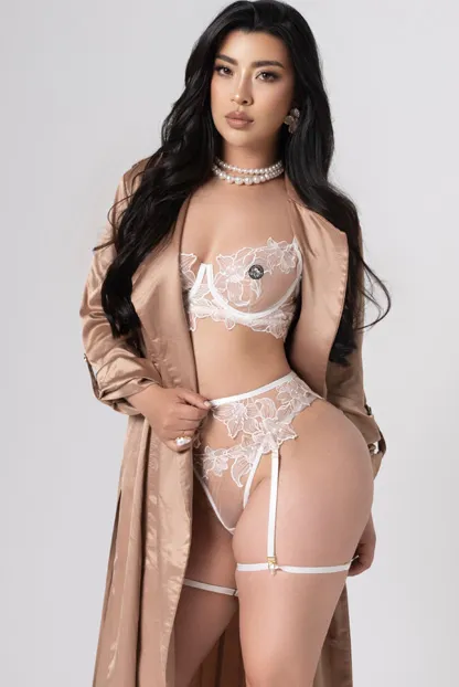 Angela Fox