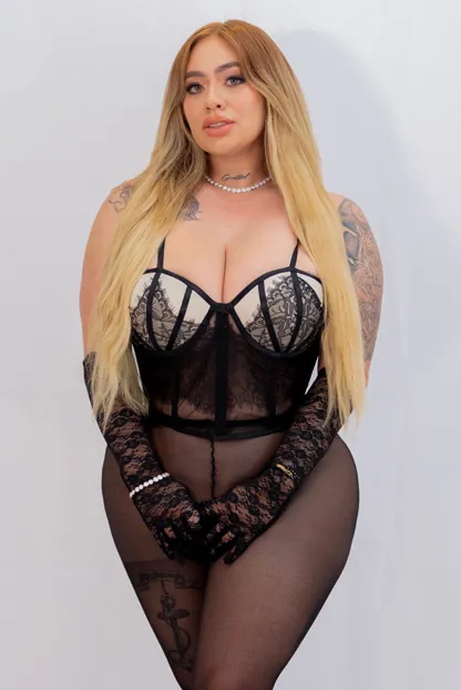Mia Collins