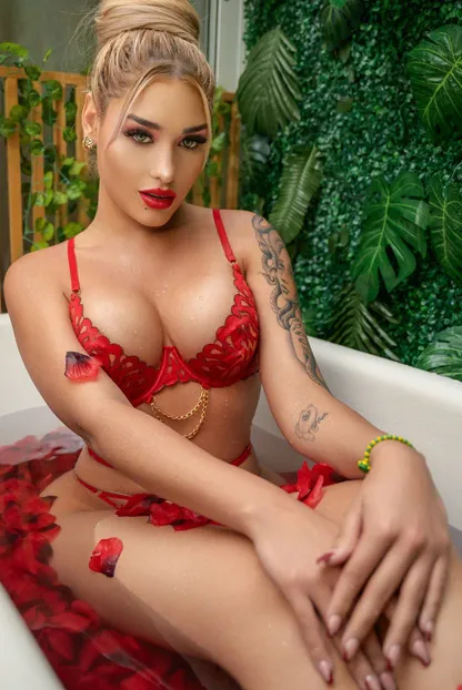 Natasha Brooke