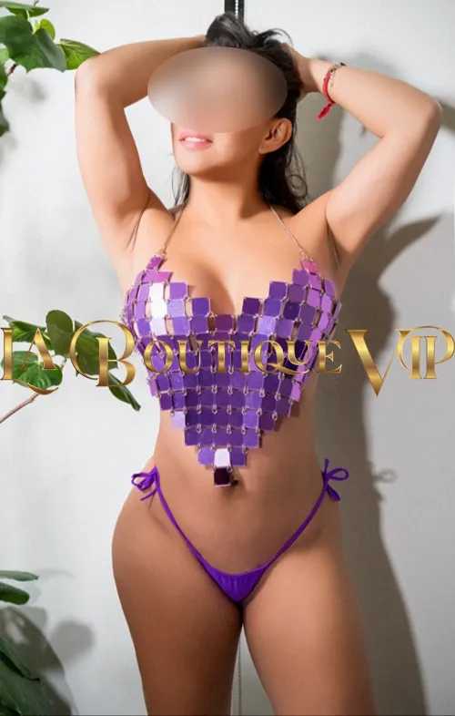 images/lb/lb-gallery-aitiana-lopez-B2.webp