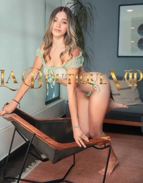 images/lb/lb-gallery-alaia-garcia-C3.webp