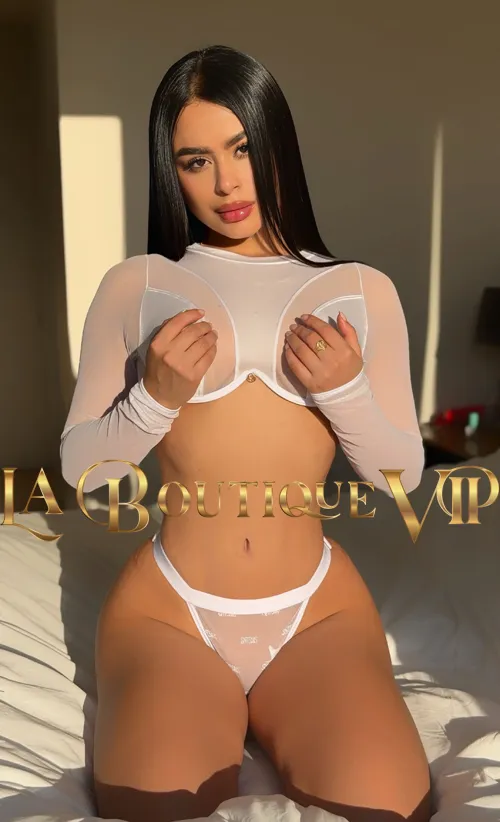 images/lb/lb-gallery-antonella-moreno-A12.webp