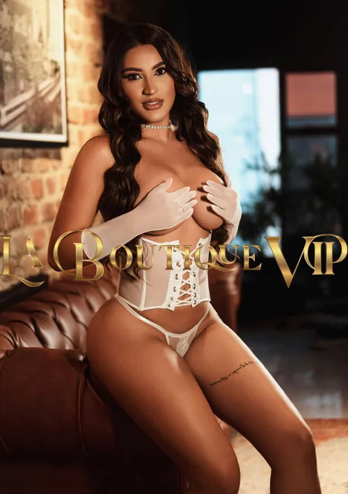 images/lb/lb-gallery-brenda-chalarca-b3.webp
