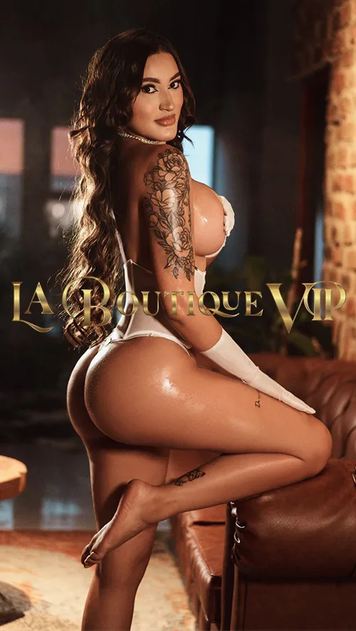 images/lb/lb-gallery-brenda-chalarca-b4.webp