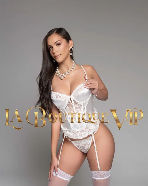 images/lb/lb-gallery-gabriela-mora-A2.webp