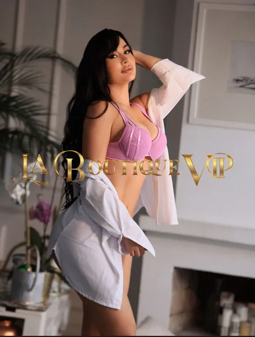 images/lb/lb-gallery-mia-d-angelo-C2.webp