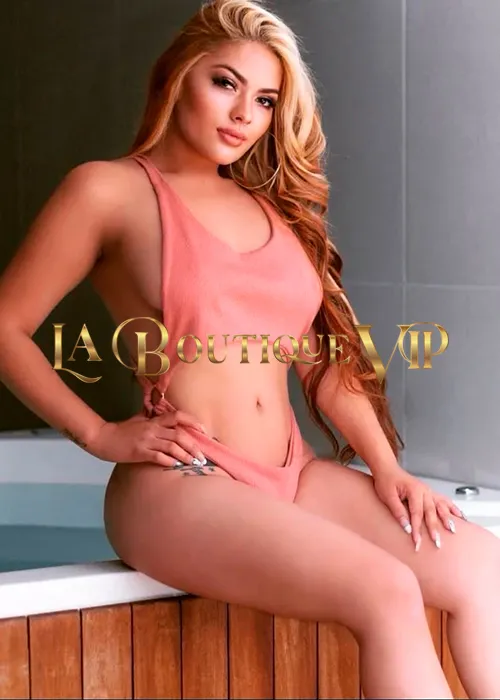 images/lb/lb-gallery-mia-escobar-A1.webp