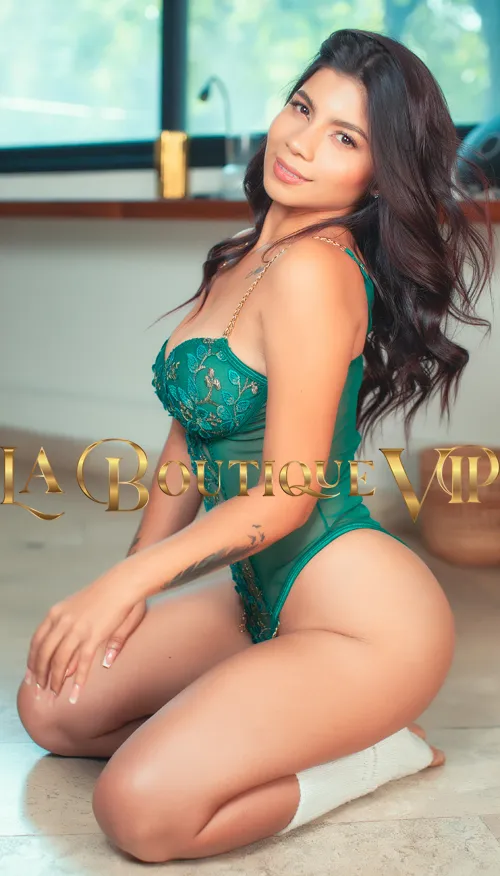 images/lb/lb-gallery-mia-ortiz-A2.webp