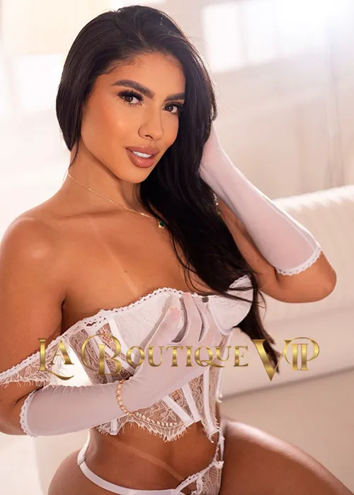 images/lb/lb-gallery-milu-castillo-A2.webp