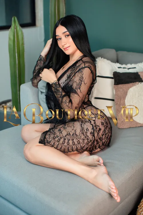 images/lb/lb-gallery-nicole-rivera-B3.webp