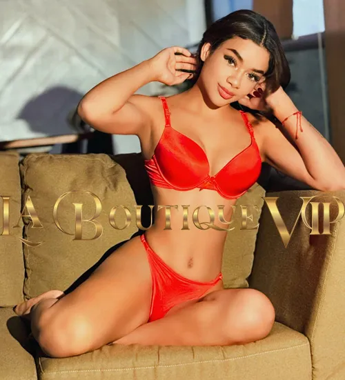 images/lb/lb-gallery-rebecca-adams-G4.webp