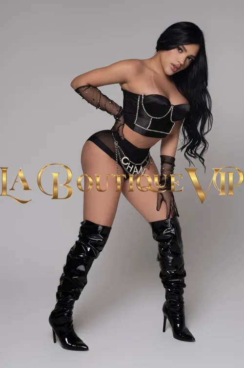images/lb/lb-gallery-sofia-queen-G1.webp