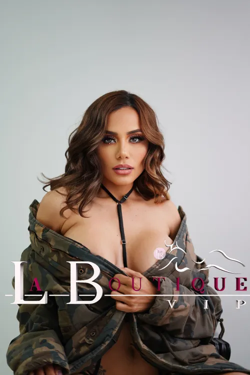 images/lb/lb-gallery-tiffany-queen-Q2.webp