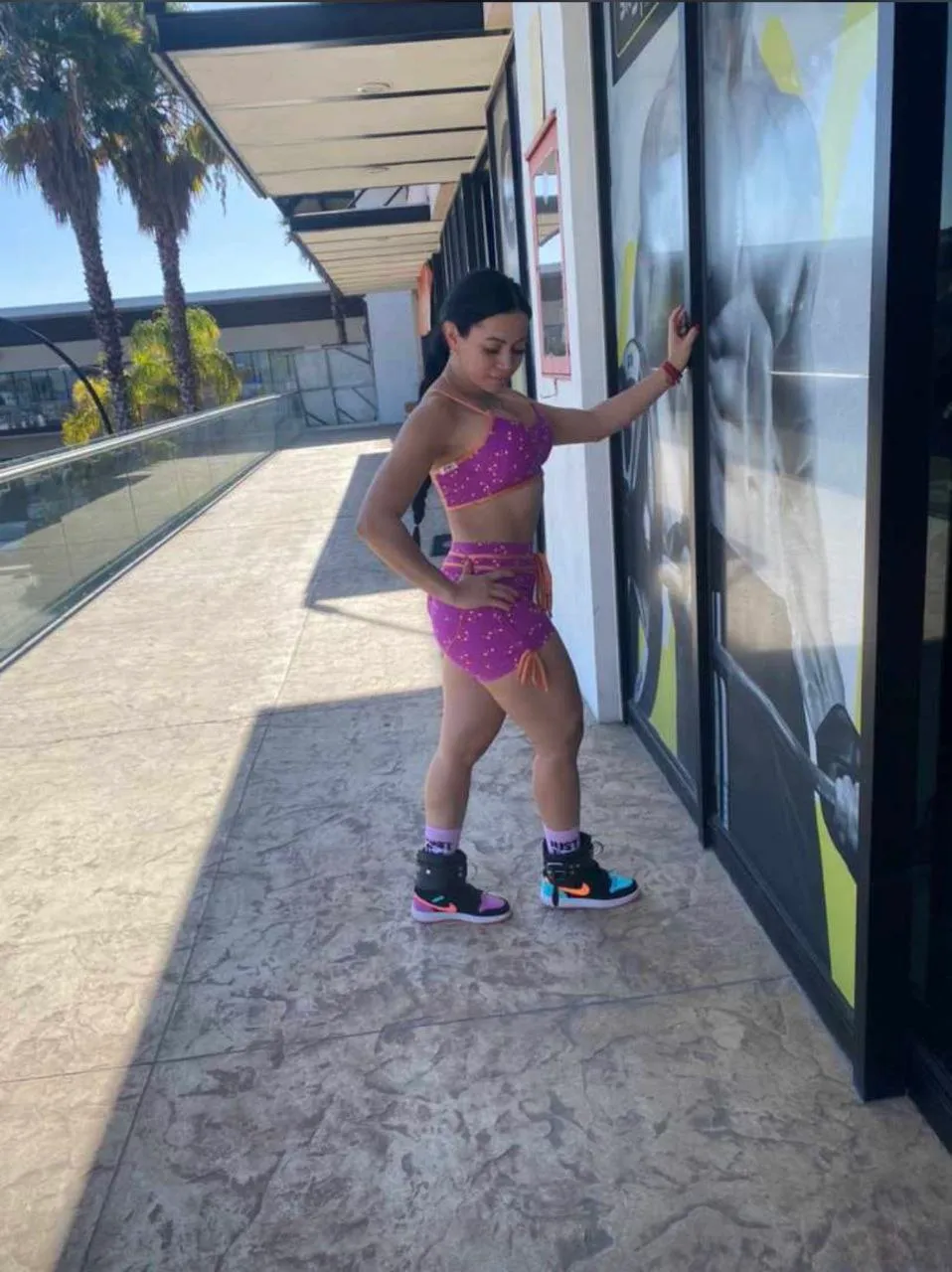 2 star escort review