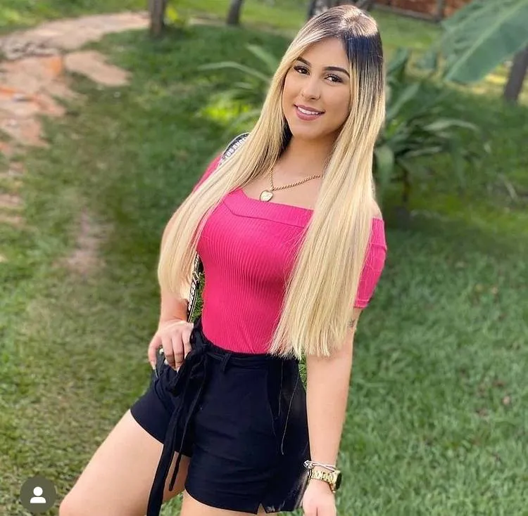 Julia Figueiredo - Brasil 🇧🇷 😘 6⭐