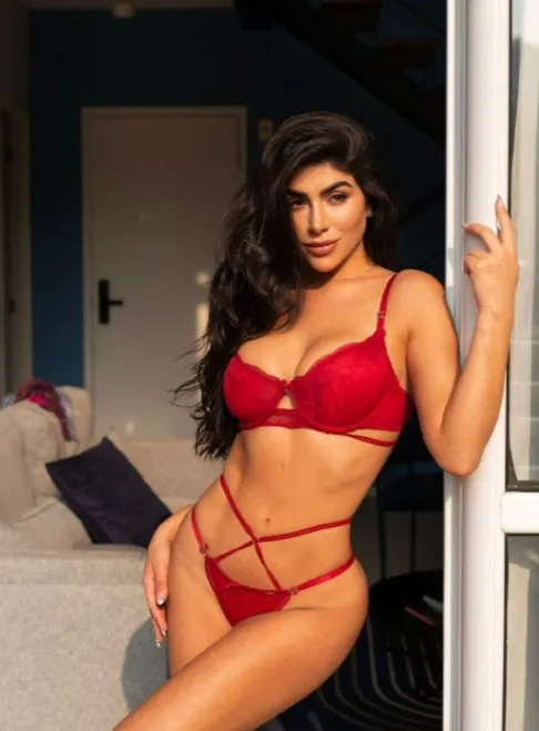 Mirella Giordano - Brasil 🇧🇷 🤤 5⭐