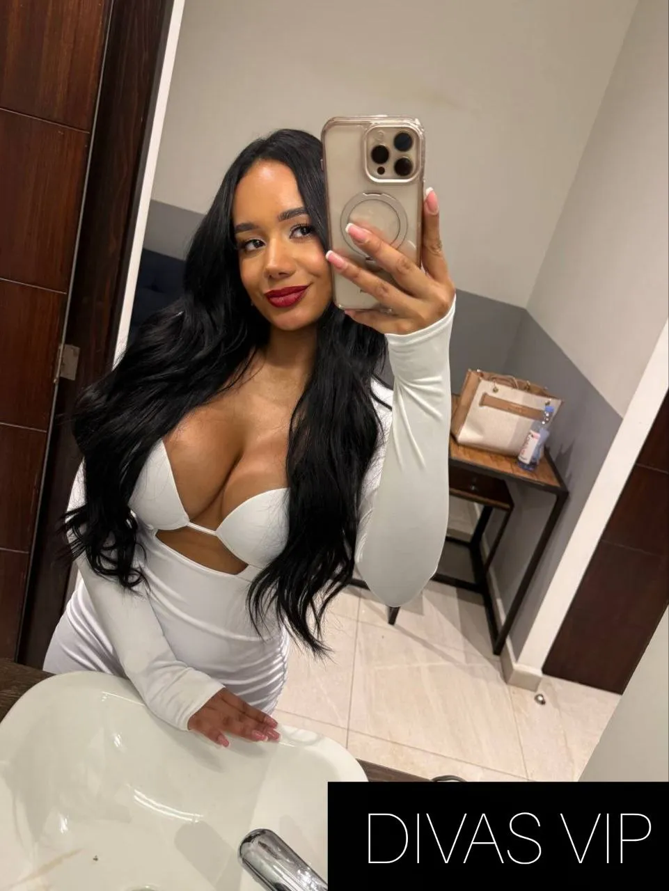 Jasmine Model 🔥 4⭐
