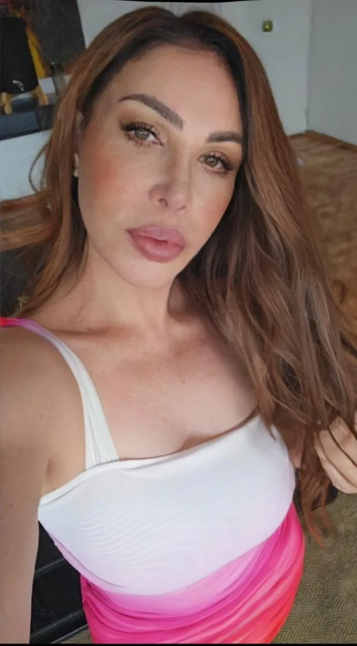 Lenni Avama , acompanhante em Ciudad de México